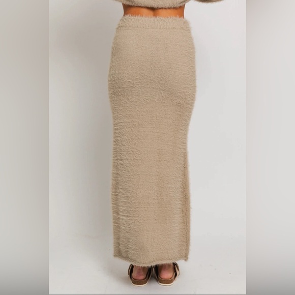 NEW Soft n Fuzzy Sweater Skirt - Picture 3 of 3